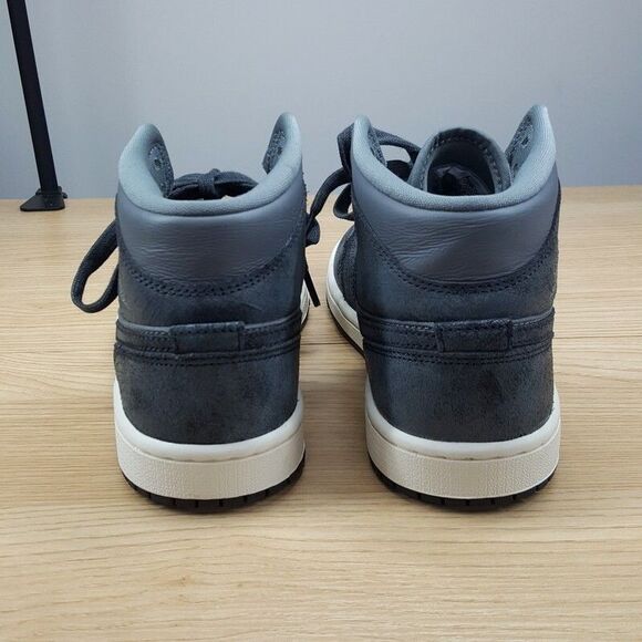 Nike Womens Sz 7 Air Jordan 1 Mid SE Gray Distressed Smoke Sneakers FJ3448-001 - Picture 3 of 8